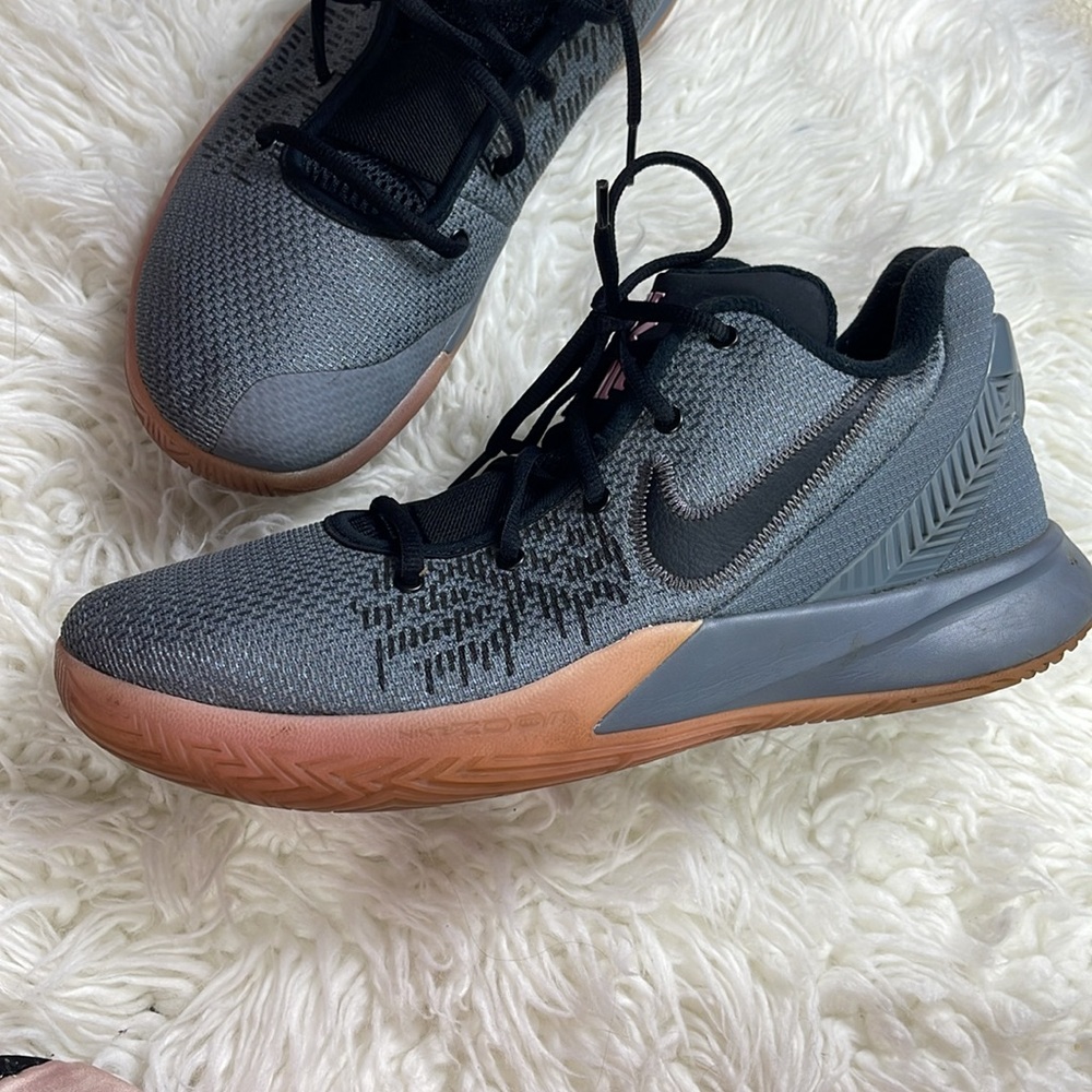 Nike Kyrie Flytrap 2 Cool Grey Sneakers - Picture 2 of 7